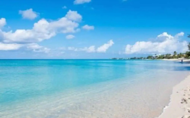 S2B Blue Pavilion - Beach Transfers Meals Tours Island Retro Chic