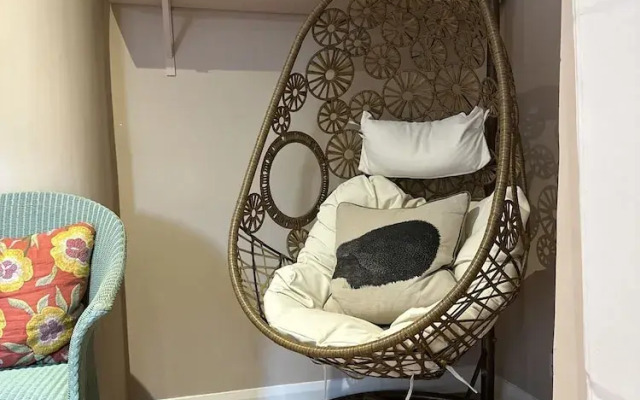 Unique Clifton Apartment on Historic Crescent