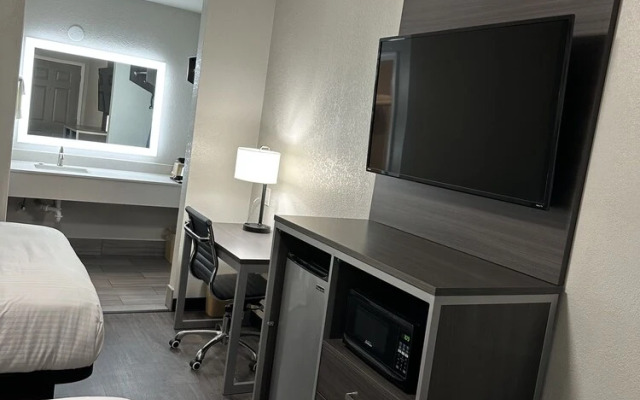 Sleepy Traveler Motel