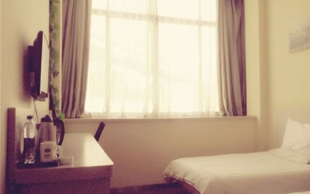 Orange Hotel(Shanghai Hongqiao Hub National Exhibition Center Store Qixing Road)