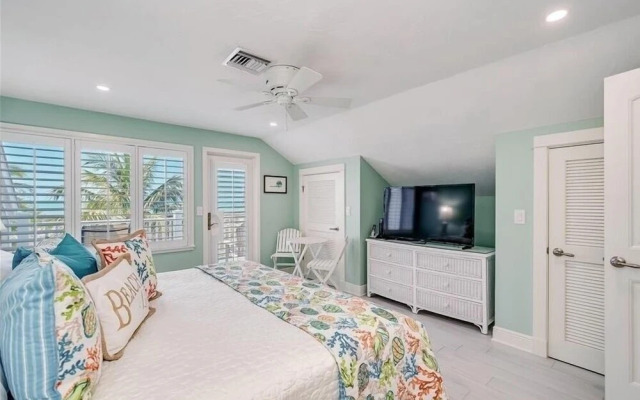 Turtleback 11 3 Bedroom Villa by RedAwning