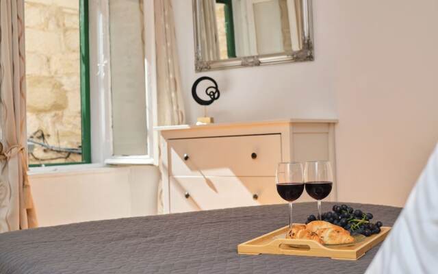 Apartment Galeriana Palace by Litto