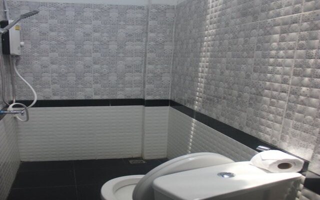 At Rimnam Chan Hostel