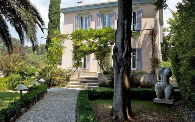 Moulin De Mougins