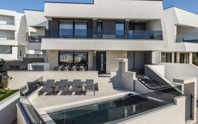 Luxury Villas Travera