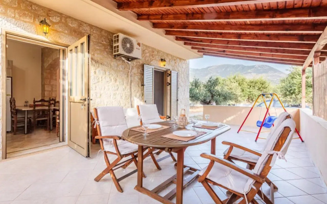 Selinitsa Stone Residence - Mani Poolside Retreat