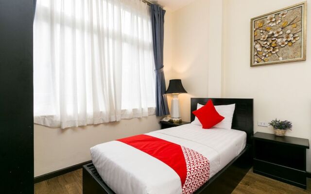 Oyo 438 Small Bay Hotel