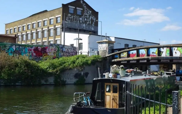 Stylish Hackney Wick Apartment With Terrace