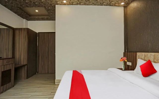 Oyo Flagship 806078 Sparsh 11 Heaven
