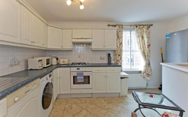 Imperial Horseferry Road Apartment