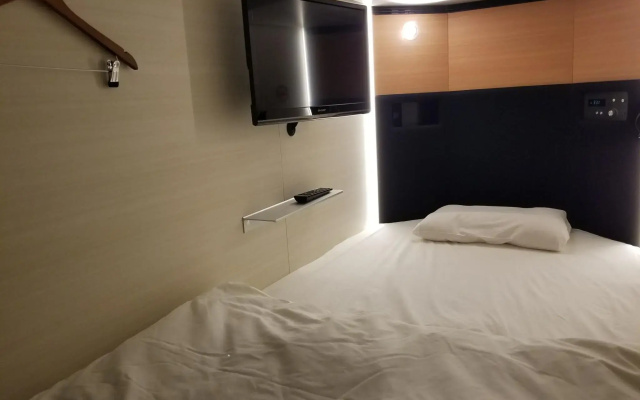 Glansit Akihabara Comfort Capsule Hotel