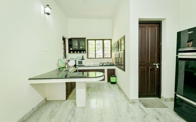 OYO 14145 Home Spacious 4BHK Villa Elamakkara