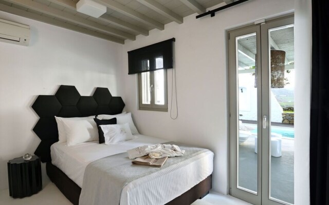 Villa Dafni 4BD with Pool in Kalafatis