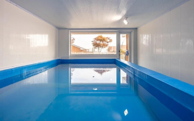 Ganghwa Marinpaibeu Pulbilra Gajok Pension
