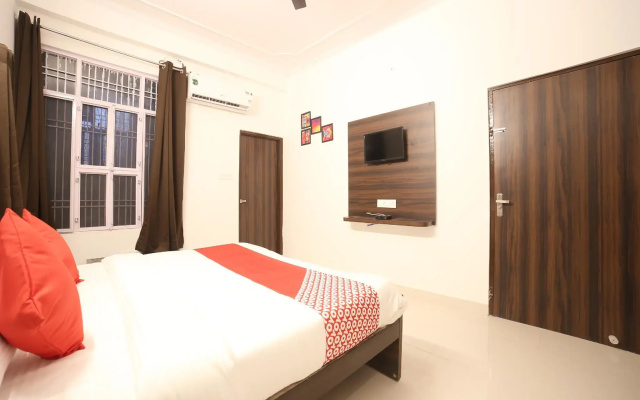 OYO 23109 Hotel Crossroads