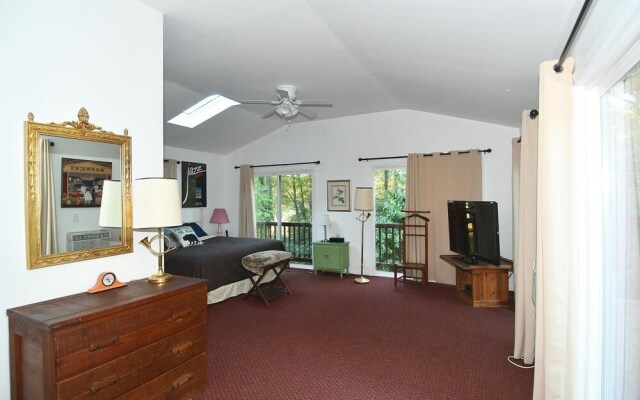 River Time Cabin -time Floats Away!