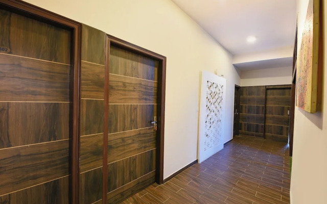 FabHotel Harnoor House - Gold Souk Mall