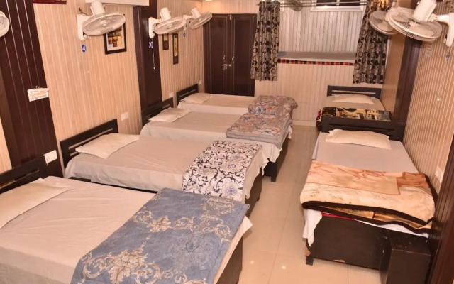 Goroomgo Comfort Hostel Charbagh Lucknow