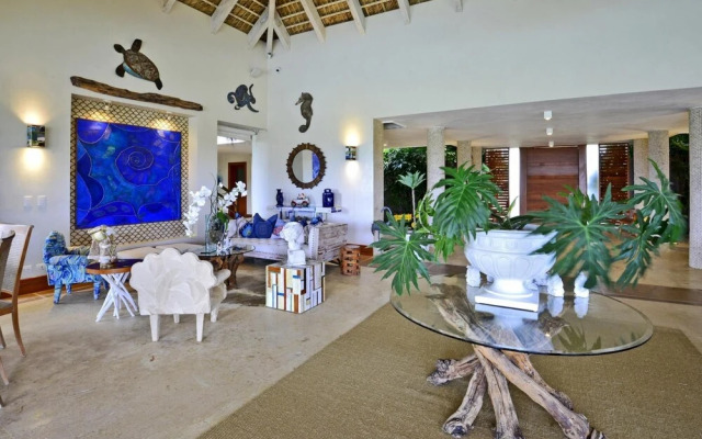 Ocean View 5-bedroom Fully Staffed Tropical Villa