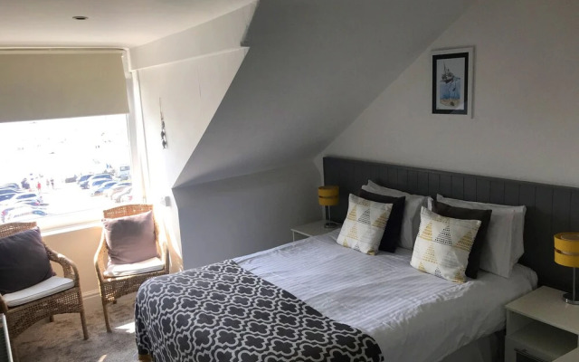 Seabreeze Restaurant with Rooms