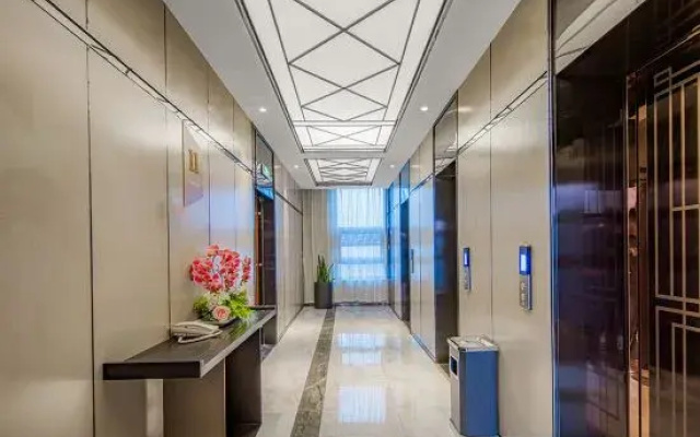 Jinjiang Metropolo Hotel (Xuzhou East High-Speed Railway Station Jinlong Lake Subway Station)