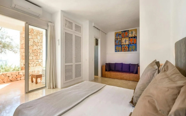 Magnificent Holiday Home With View