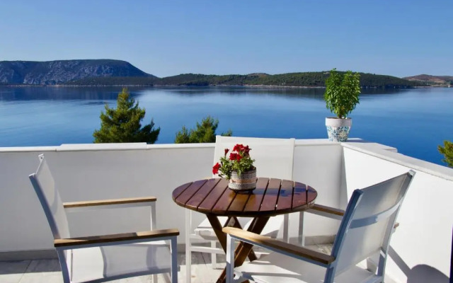 Grand Bleu Apartments & Villas