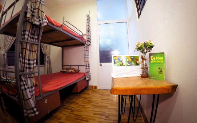 De Men Homestay - Hostel