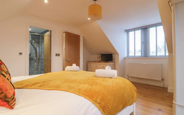 Oakwood Lodge