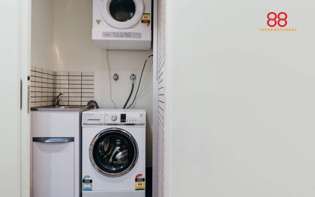 Convenient & Cozy 1BR next to Mall