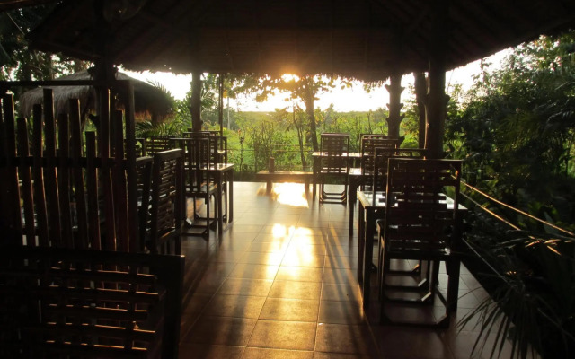 Bamboo Hideaway Resort