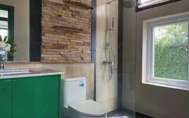 Hidden Villa Oasis Private Pool 2km to Beach&mall