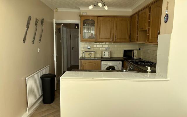 Bungalow-2bed-1bath-petfriendly-parking
