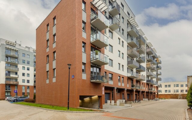 Minimalist Apartment in Łódź by Renters