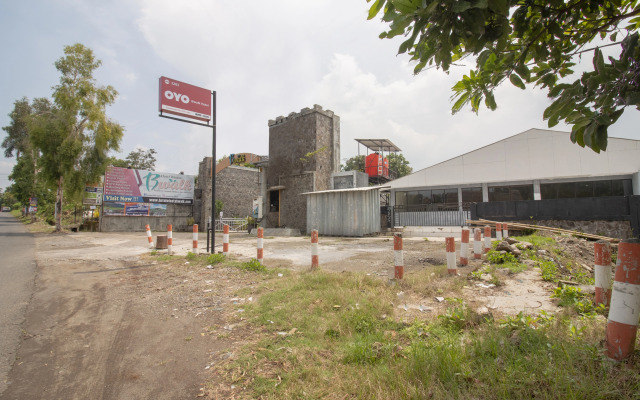 OYO 3283 Bwalk Hotel