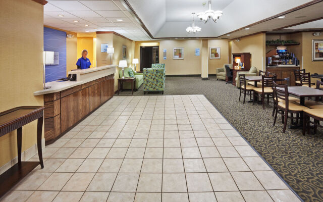 Holiday Inn Express & Suites Lebanon by IHG