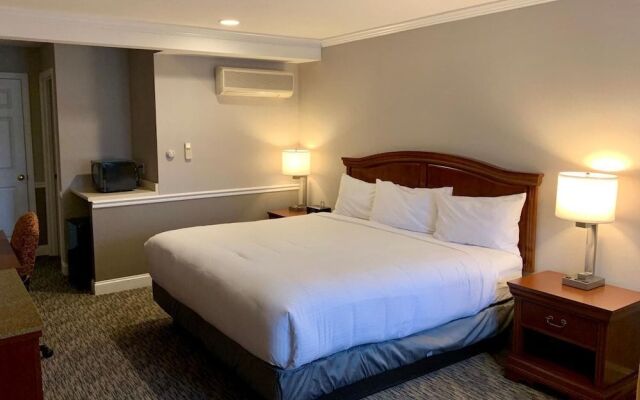 Golden Gables Inn
