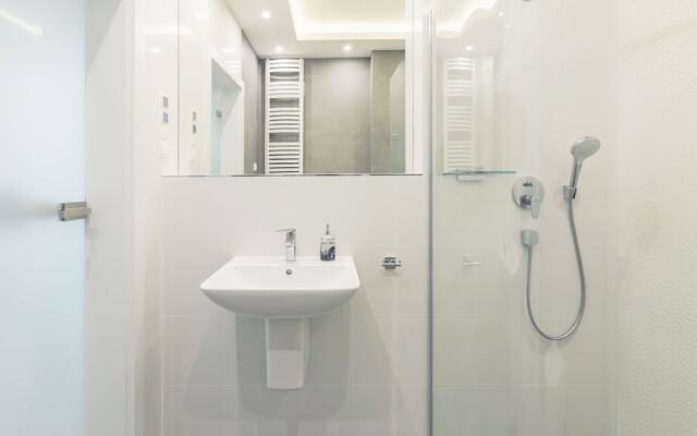 Luxury Apartments - Okrzei Residence