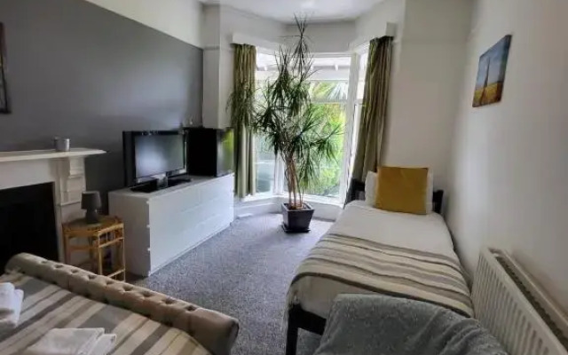Aremo Room 1
