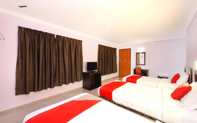 Super OYO 473 Comfort Hotel 2