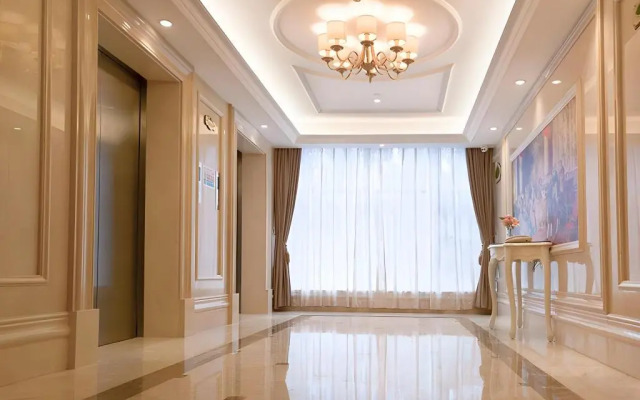 Vienna Hotel Shenzhen Qinghu Metro Station