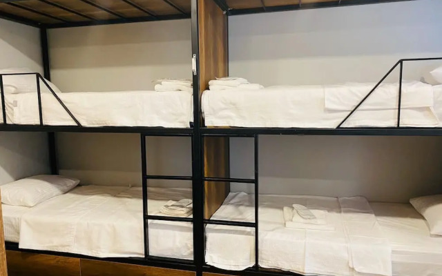 Moonlight Hotel & Hostel