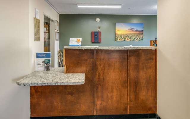 Rodeway Inn & Suites