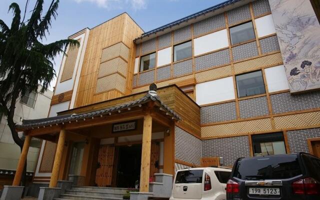 Jeonju Hanok Village Hotel