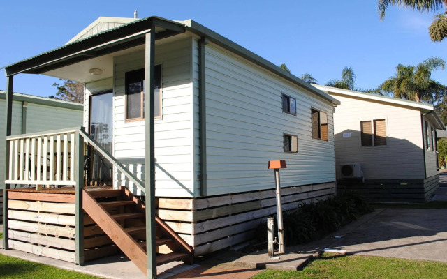 Pleasurelea Tourist Resort and Caravan Park