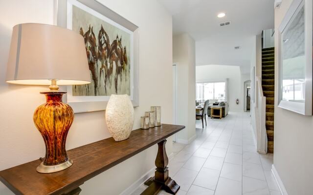 5 Bdrm Gated Golf Community Villa