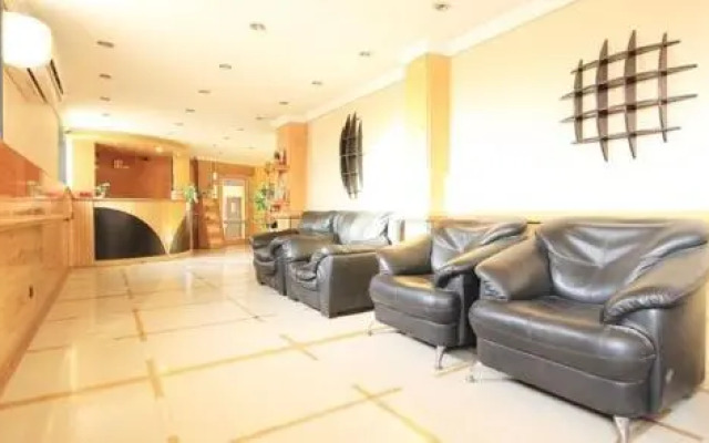 Hotel Yellow Lime