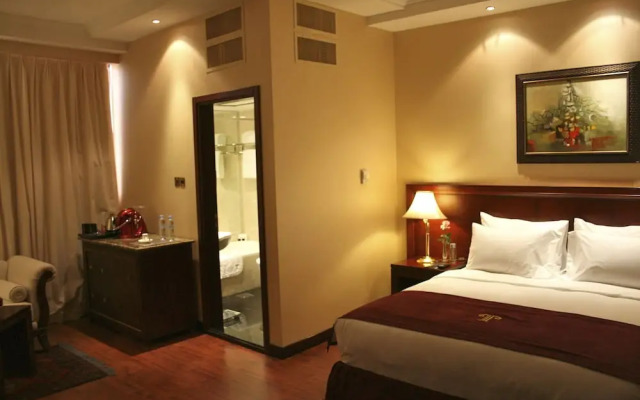 Trianon Royal Hotel