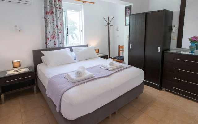 Manos Apartments