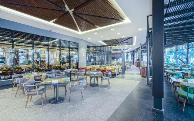 Kirman Calyptus Hotel